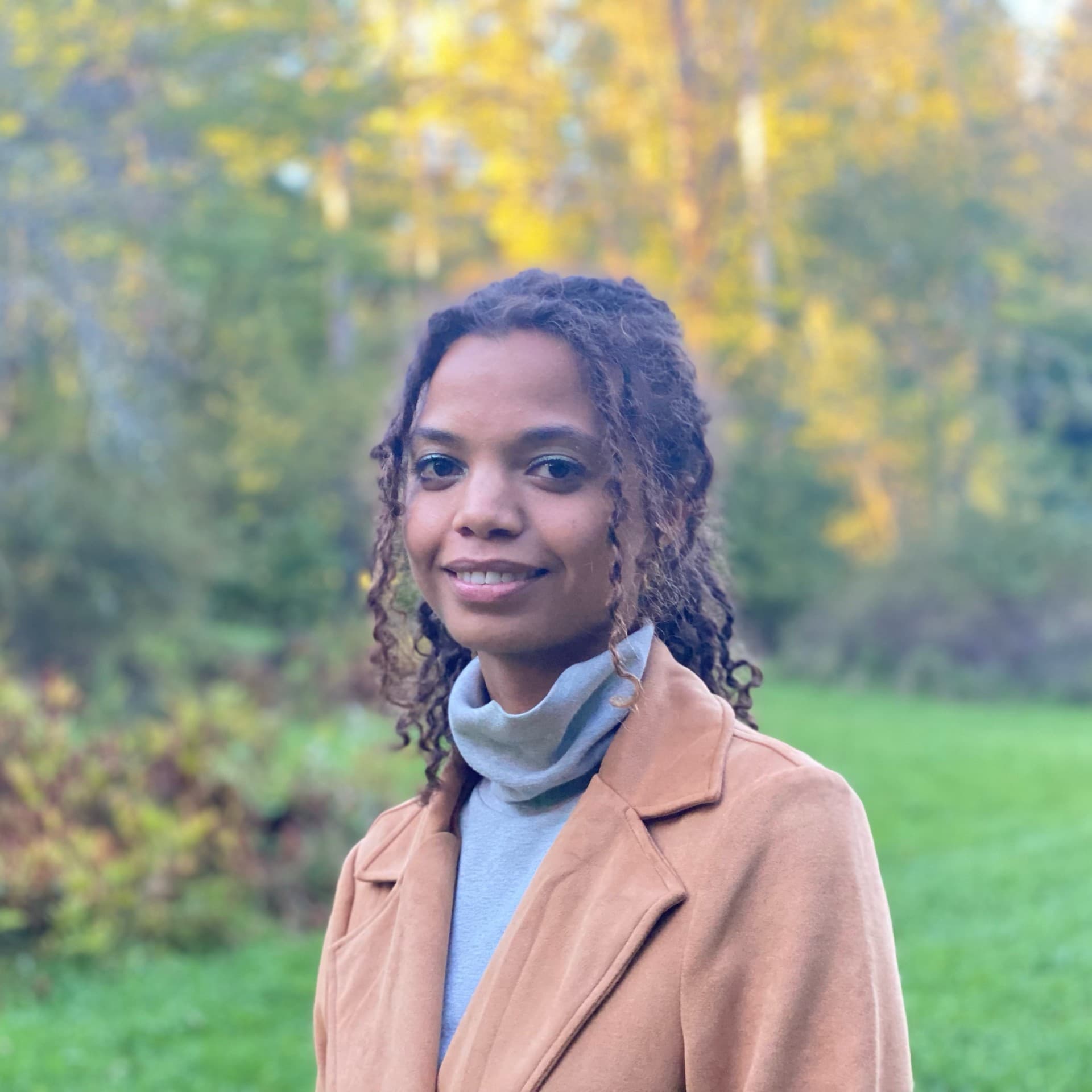 A photograph shows a portrait of Annalise Lockhart.